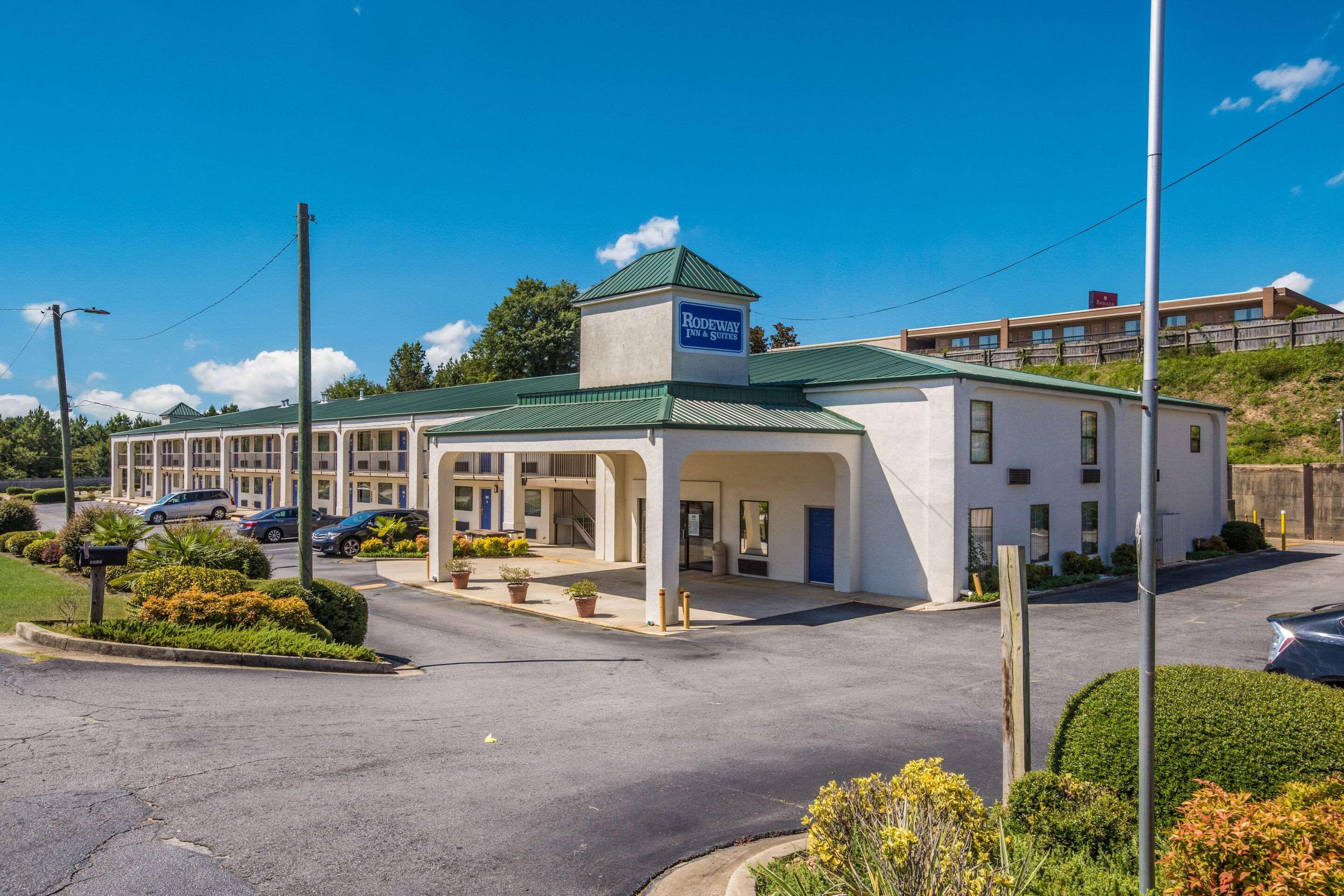 Rodeway Inn & Suites メイコン エクステリア 写真